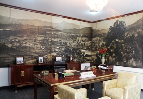 Lần đầu mở cửa phòng làm việc của ông Nguyễn Cao Kỳ