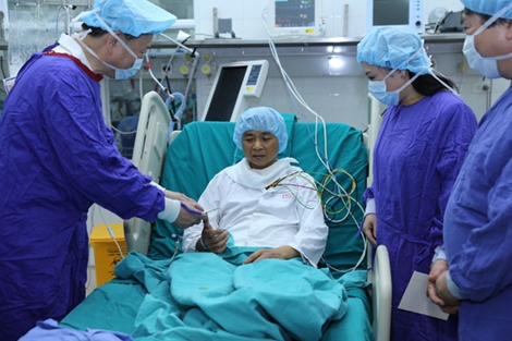 Lãnh đạo Bộ Công an và Bộ Y tế chúc mừng 2 kíp ghép tạng “xuyên Việt” thành công 