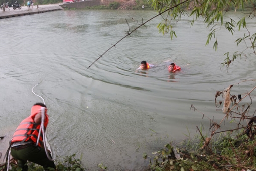 Hai nữ công nhân công ty Samsung bị lũ cuốn trôi