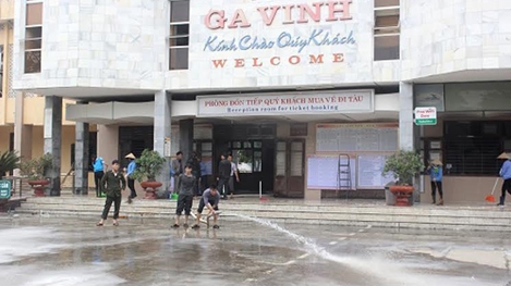 Khống chế đối tượng đổ xăng đốt trước ga Vinh 