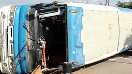 Ô tô va chạm trong khu công nghiệp, 20 công nhân vào viện 