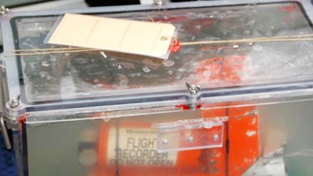 Trục vớt được một hộp đen của máy bay QZ8501