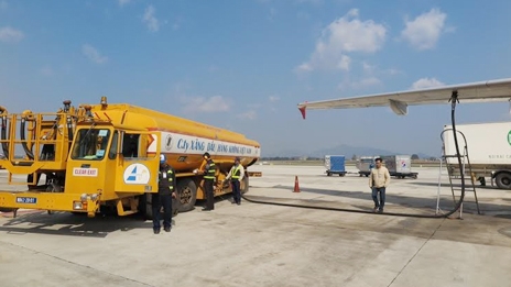 Bắt quả tang nhân viên Vinapco ăn cắp xăng dầu tại Tân Sơn Nhất