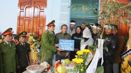 Tri ân người đồng đội đã anh dũng hi sinh vì bình yên cho nhân dân