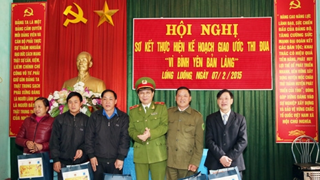 Sơ kết giao ước thi đua 'Vì bình yên bản làng'