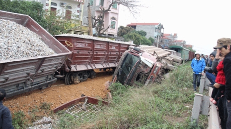 Đến sáng mai mới thông đường sắt Hà Nội - Lạng Sơn