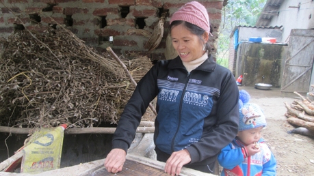 Ngôi làng 'lột xác' nhờ nghề làm giấy bản