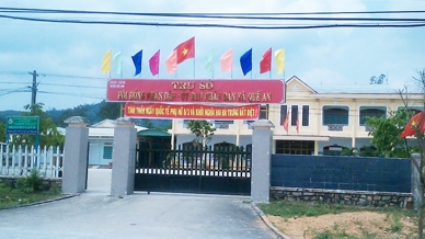 Gà của người nghèo 'ở nhờ' nhà quan