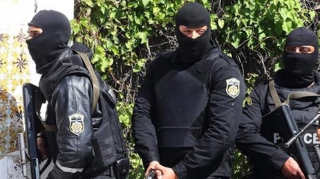 Khẩn trương truy tìm hung thủ bỏ trốn