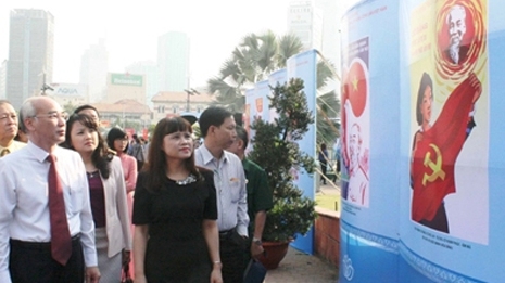 Thi sáng tác tranh cổ động chào mừng các ngày lễ lớn