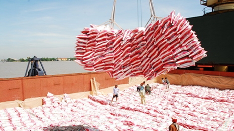 Thủ tướng yêu cầu tập trung phân tích nguyên nhân xuất khẩu giảm trong quý I