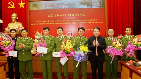 Cuộc chiến không khoan nhượng