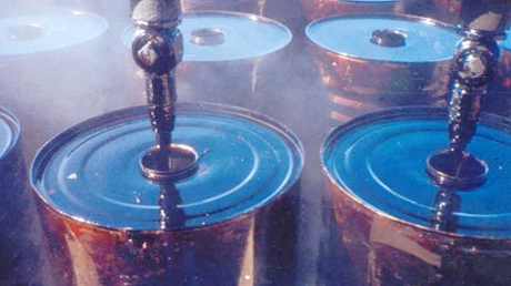 Thu ngân sách tiếp tục tăng, dù thu từ dầu thô giảm mạnh