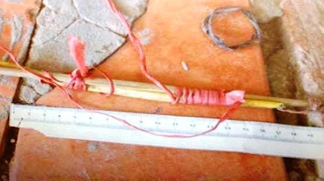 Nghi ngoại tình, chích điện giết vợ rồi tự sát