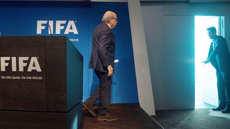 Quyền lực sụp đổ 