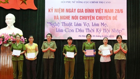 Kỷ niệm Ngày Gia đình Việt Nam và chuyên đề “Nghệ thuật làm vợ, làm mẹ, làm con dâu thời kỳ hội nhập”