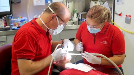 Phơi nhiễm HIV vì chữa răng