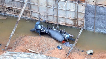 Hai công nhân rơi hố công trình tử vong