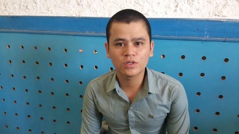 Kẹp 3 không đội mũ bảo hiểm còn tấn công CSGT