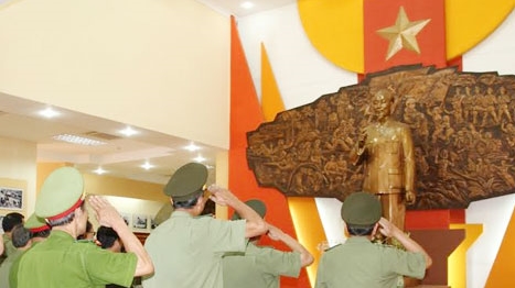 Khánh thành Tượng đài Bảo vệ ANTQ tại khu di tích An ninh Khu 5