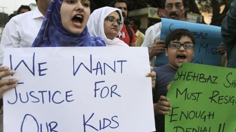 Rúng động vụ lạm dụng tình dục trẻ em lớn nhất trong lịch sử