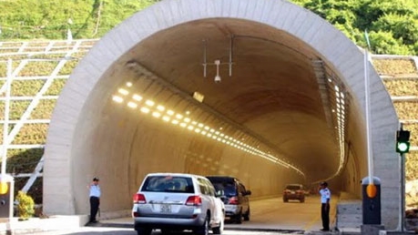 Thông xe kỹ thuật hầm đường bộ Cổ Mã và động thổ hầm đường bộ Cù Mông