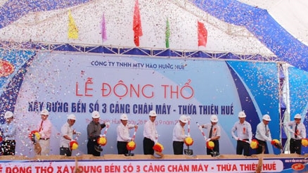 Động thổ bến số 3 cảng Chân Mây