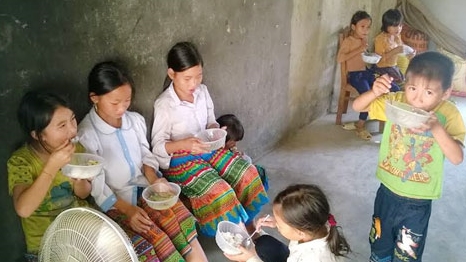 Ở nơi 27 học sinh ăn bữa cơm trị giá…18.000 đồng