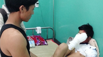 Buốt lòng kể chuyện "mẹ phóng hỏa đốt con"