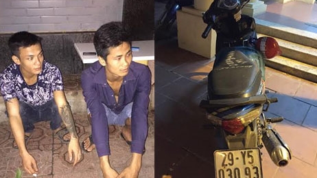 Tuần tra đêm tạm giữ 2 con nghiện và 1 xe gian