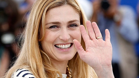 Bạn gái Tổng thống Pháp thắng kiện 2 tạp chí