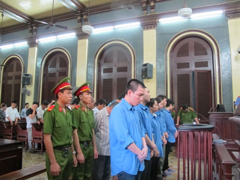 44 bị cáo trong đường dây đánh bạc M88 lãnh án