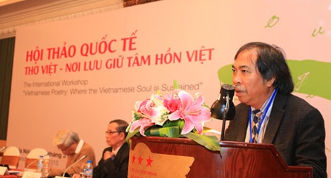 Đổi mới, làm mới thơ