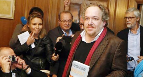 "La bàn" dẫn bước nhà văn Pháp đến với giải thưởng Goncourt 2015