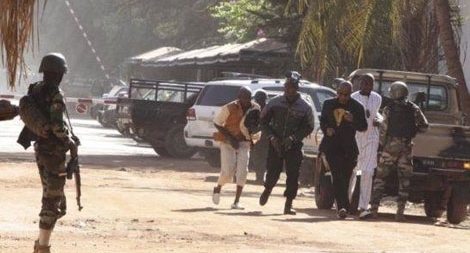 Nhiều thắc mắc xung quanh vụ bắt cóc con tin tại Mali