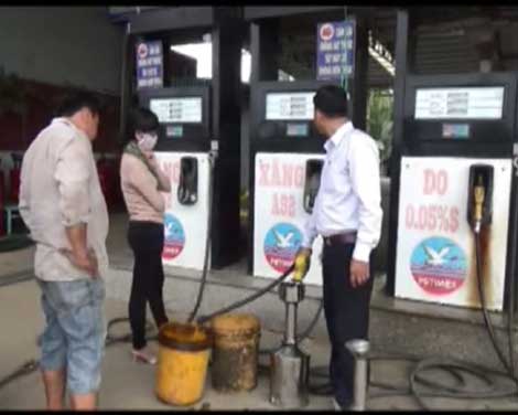 (SỐC) Chỉ một tỉnh đã phát hiện 61 cây xăng gắn chip gian lận
