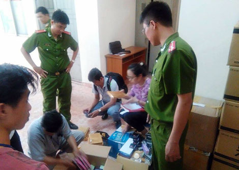 Triệt phá nhiều "tổng hành dinh" hàng giả