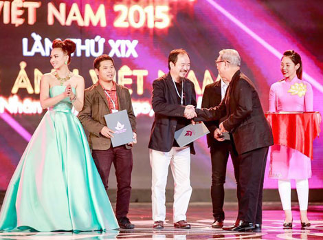 Nhà quay phim... "ngược đời"