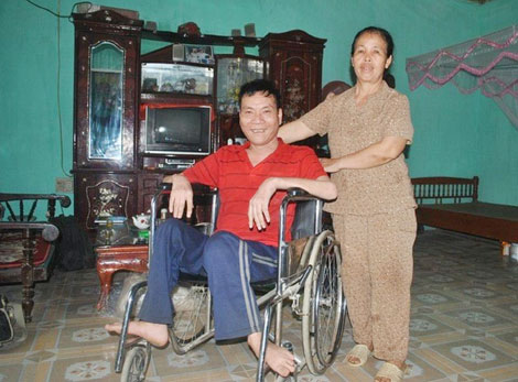 Người đàn ông tật nguyền và tình yêu đẹp như cổ tích bên dòng sông Mã