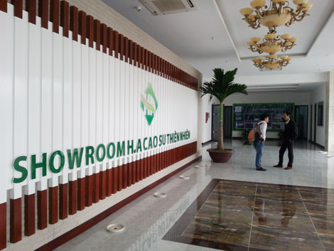 Sự thật về showroom “cấm cửa” khách Việt tại Đà Nẵng