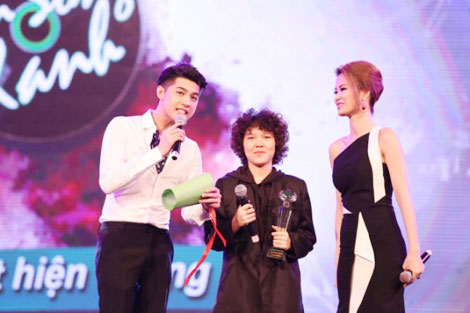 Nhạc Việt 2015: Một năm "thất bát" ca khúc mới?