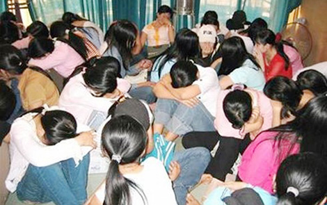 Giải cứu hai sơn nữ đang bị lừa bán qua biên giới