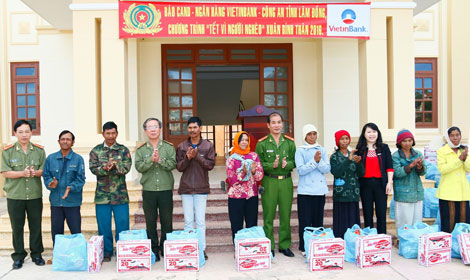 Tết yêu thương đến sớm với đồng bào nghèo Lâm Đồng