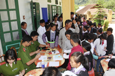 Nhân dân là người thân của mình