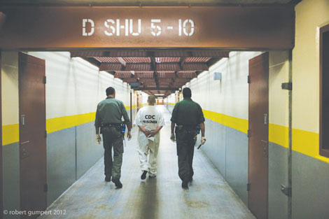 Siêu nhà tù thế giới và những tranh cãi pháp lý