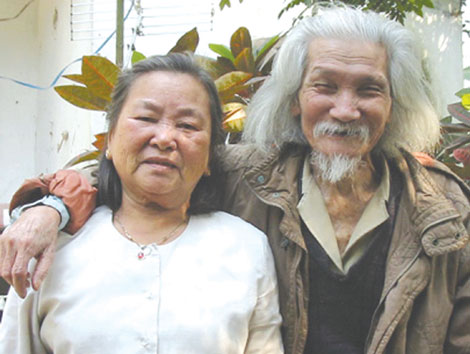 Cây gỗ vuông chành chạnh  trong thi ca