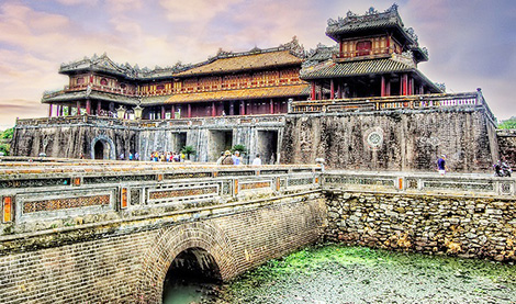 Di sản Huế đón hơn 5 vạn lượt khách trong 4 ngày Tết