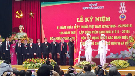Bệnh viện Bạch Mai kỷ niệm 105 năm thành lập và đón nhận Huân chương Độc lập