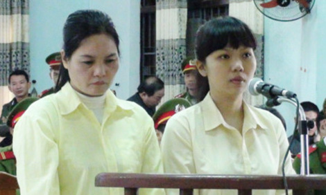 Hai mẹ con vào tù vì buôn ma túy