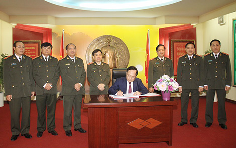 Thứ trưởng Nguyễn Văn Thành làm việc với Tổng cục Hậu cần – Kỹ thuật